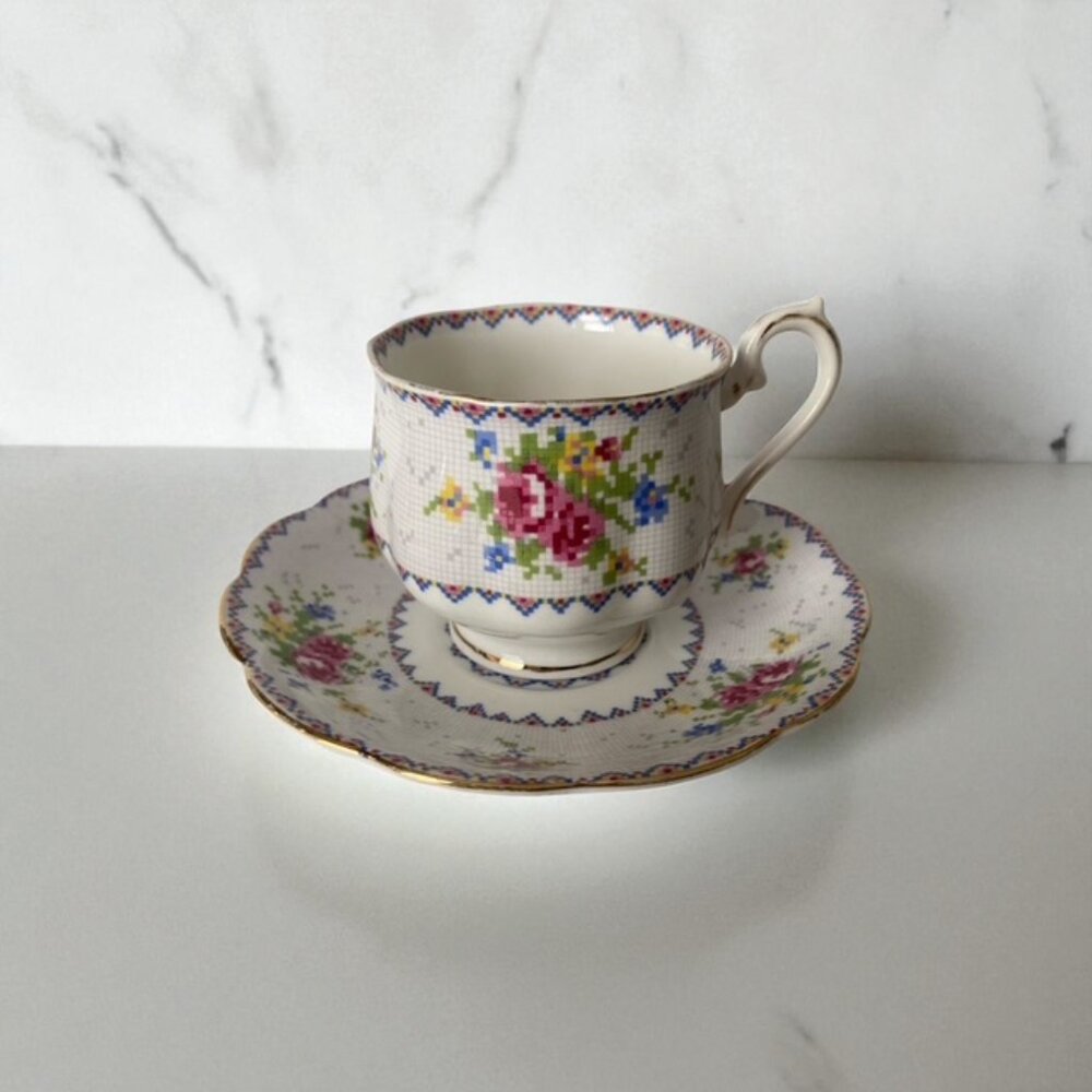 Royal Albert Fine Bone China Petit Point Tea Cup and Saucer set. Reg : 778676